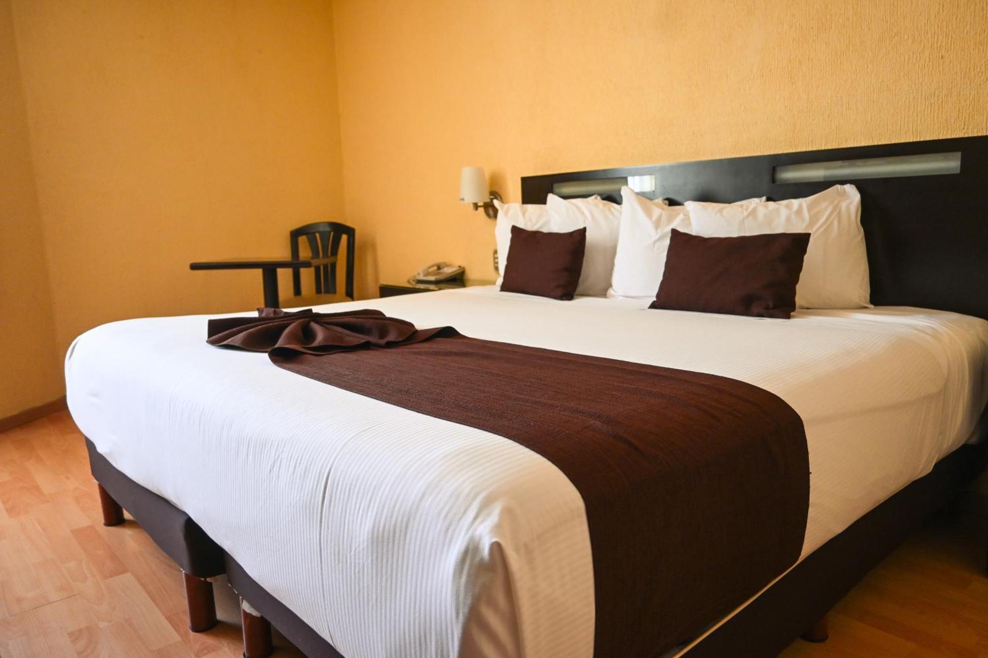 Hotel Santa Irene Guadalajara Exterior photo